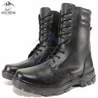 Берцы зимние натуральные черные кожаные с мехом армейские, литая подошва